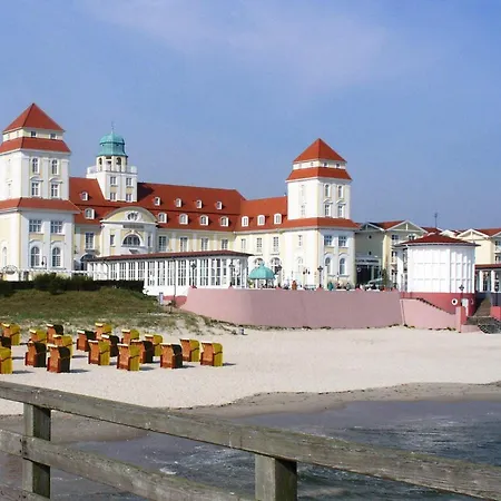Familienurlaub Im Modernen *